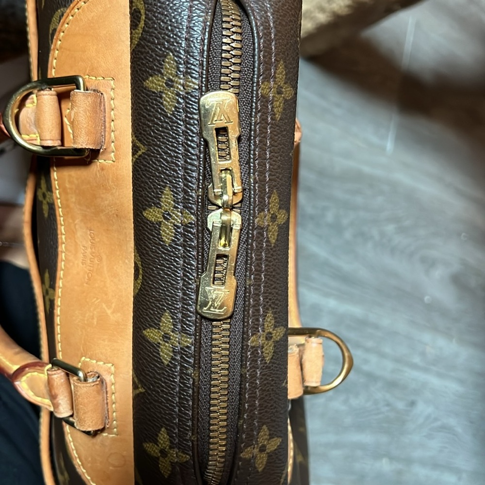 Louis Vuitton Deauville Monogram Bowler Bag - Picture 13 of 16